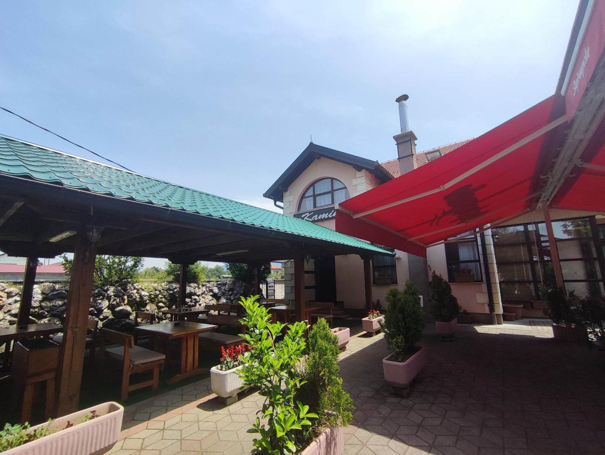 Bed and Breakfast Pansion Kamin Lukavica Exterior foto