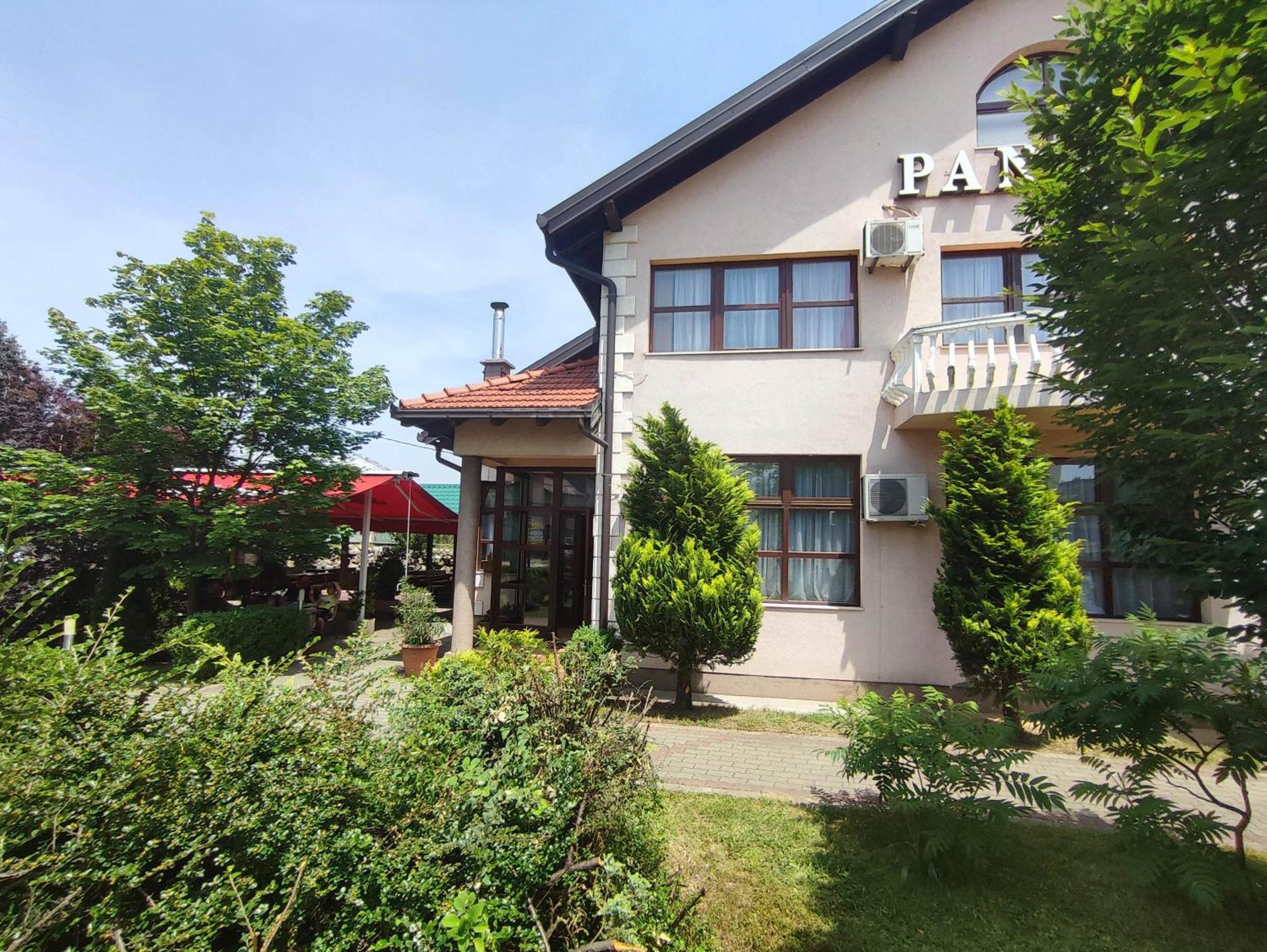 Bed and Breakfast Pansion Kamin Lukavica Exterior foto