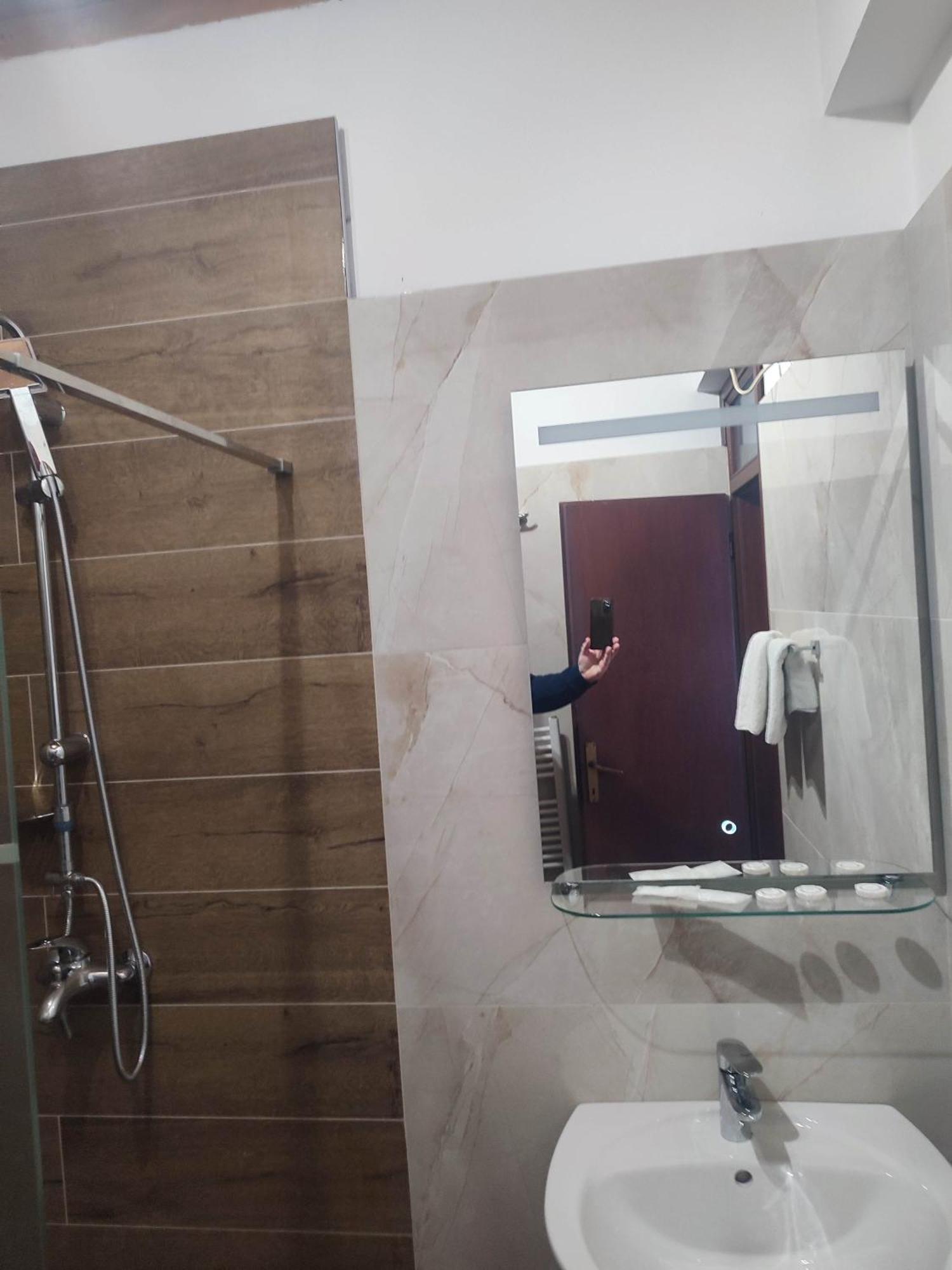 Bed and Breakfast Pansion Kamin Lukavica Exterior foto